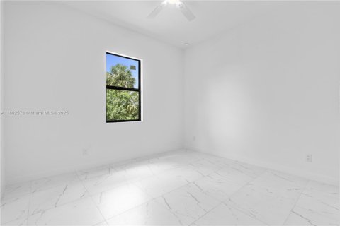 House in Lehigh Acres, Florida 4 bedrooms № 1890714 - photo 22