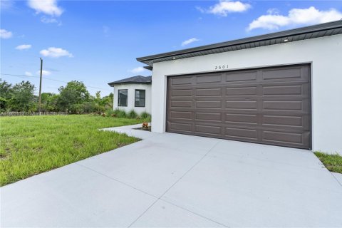 House in Lehigh Acres, Florida 4 bedrooms № 1890714 - photo 5