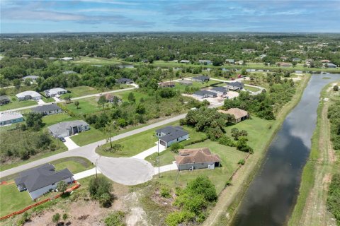 House in Lehigh Acres, Florida 4 bedrooms № 1890714 - photo 4