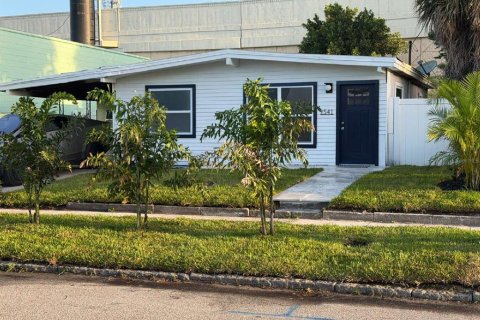 Villa ou maison à vendre à Tampa, Floride: 2 chambres, 72 m2 № 2429307 - photo 3