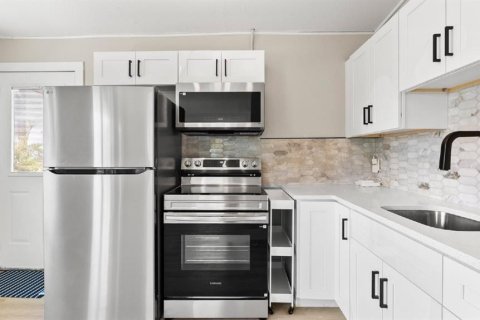 Villa ou maison à vendre à Tampa, Floride: 2 chambres, 72 m2 № 2429307 - photo 5