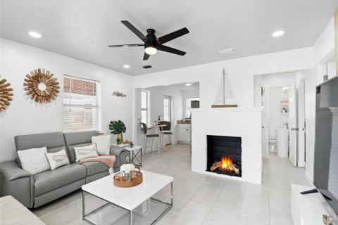 House in New Smyrna Beach, Florida 2 bedrooms, 81.94 sq.m. № 1631095 - photo 7