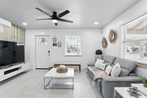 House in New Smyrna Beach, Florida 2 bedrooms, 81.94 sq.m. № 1631095 - photo 11