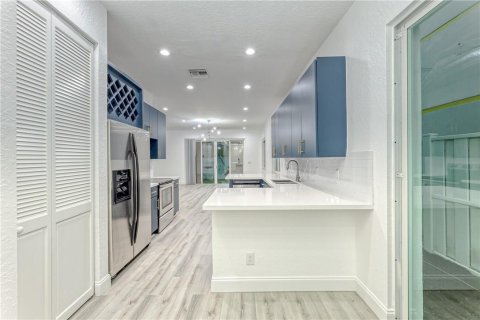 Townhouse in Fort Lauderdale, Florida 3 bedrooms, 171.31 sq.m. № 2400507 - photo 13