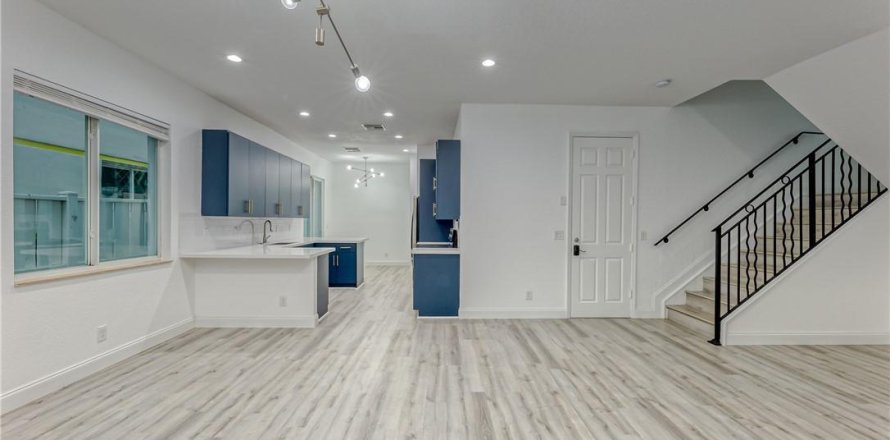 Townhouse in Fort Lauderdale, Florida 3 bedrooms, 171.31 sq.m. № 2400507