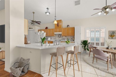 House in Davenport, Florida 3 bedrooms, 164.99 sq.m. № 1840139 - photo 12