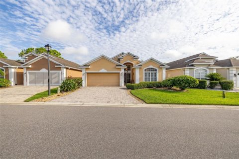 House in Davenport, Florida 3 bedrooms, 164.99 sq.m. № 1840139 - photo 2