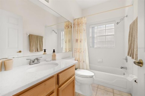House in Davenport, Florida 3 bedrooms, 164.99 sq.m. № 1840139 - photo 19