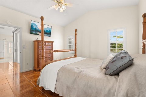 House in Davenport, Florida 3 bedrooms, 164.99 sq.m. № 1840139 - photo 24