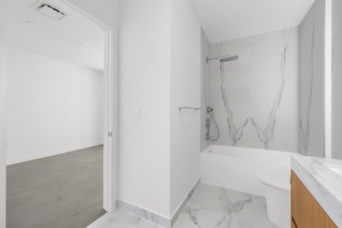 Copropriété à louer à Miami, Floride: 1 chambre, 66.05 m2 № 2376893 - photo 4