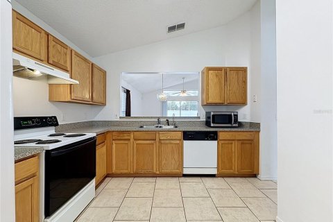 House in Davenport, Florida 3 bedrooms, 126.81 sq.m. № 2236778 - photo 11