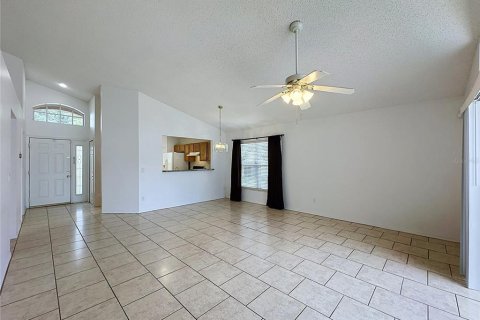 House in Davenport, Florida 3 bedrooms, 126.81 sq.m. № 2236778 - photo 18