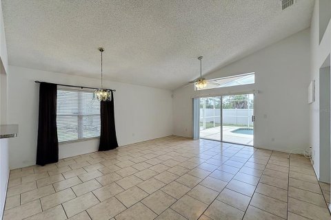 House in Davenport, Florida 3 bedrooms, 126.81 sq.m. № 2236778 - photo 15