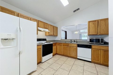 House in Davenport, Florida 3 bedrooms, 126.81 sq.m. № 2236778 - photo 10