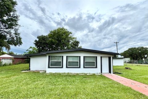 House in Lakeland, Florida 3 bedrooms, 130.53 sq.m. № 1904565 - photo 1