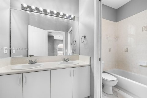 Casa en alquiler en Homestead, Florida, 3 dormitorios, 149.57 m2 № 2053307 - foto 11