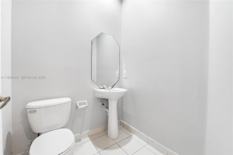 Casa en alquiler en Homestead, Florida, 3 dormitorios, 149.57 m2 № 2053307 - foto 2