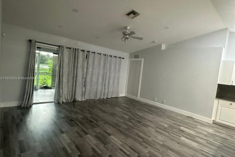 House in Lehigh Acres, Florida 4 bedrooms № 1882572 - photo 14