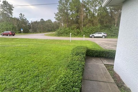 House in Lehigh Acres, Florida 4 bedrooms № 1882572 - photo 6