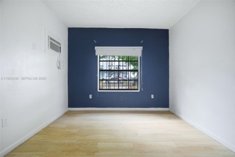 Купить виллу или дом в Уэст -Майами, Флорида 2 спальни, 123.19м2, № 2062903 - фото 24