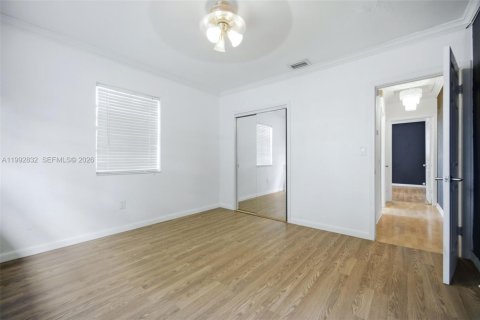 Купить виллу или дом в Уэст -Майами, Флорида 2 спальни, 123.19м2, № 2062903 - фото 22