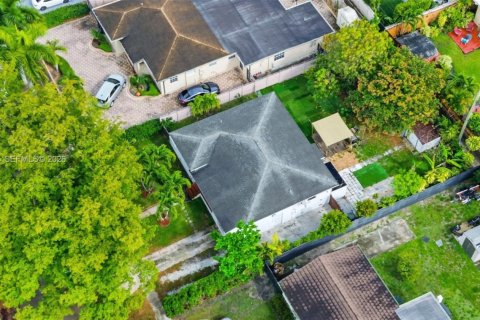 Купить виллу или дом в Уэст -Майами, Флорида 2 спальни, 123.19м2, № 2062903 - фото 8