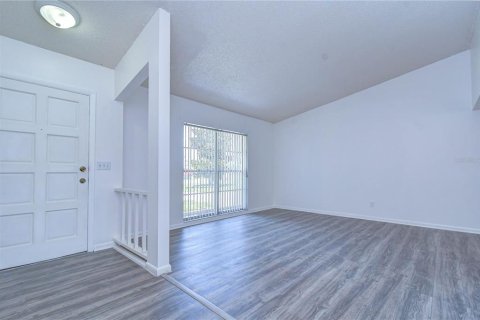 House in Tampa, Florida 4 bedrooms, 142.51 sq.m. № 2094722 - photo 4