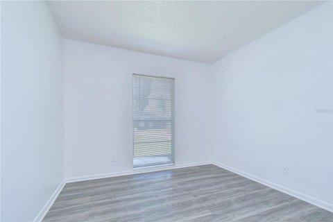 House in Tampa, Florida 4 bedrooms, 142.51 sq.m. № 2094722 - photo 14