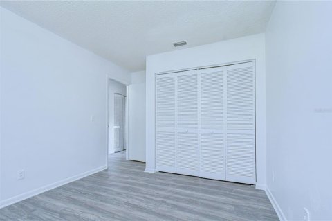 House in Tampa, Florida 4 bedrooms, 142.51 sq.m. № 2094722 - photo 13