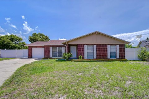 House in Tampa, Florida 4 bedrooms, 142.51 sq.m. № 2094722