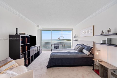 Снять в аренду кондоминиум в Форт-Лодердейл, Флорида 2 спальни, 186.83м2, № 2034488 - фото 24