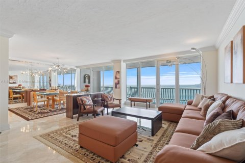 Снять в аренду кондоминиум в Форт-Лодердейл, Флорида 2 спальни, 186.83м2, № 2034488 - фото 3