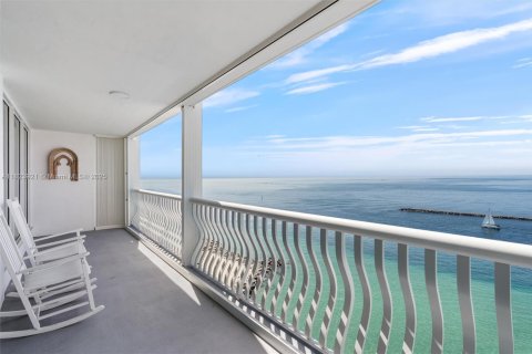 Снять в аренду кондоминиум в Форт-Лодердейл, Флорида 2 спальни, 186.83м2, № 2034488 - фото 9