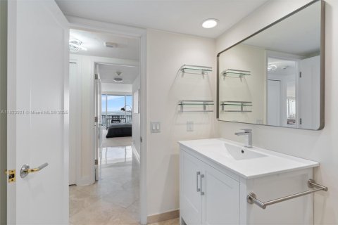 Снять в аренду кондоминиум в Форт-Лодердейл, Флорида 2 спальни, 186.83м2, № 2034488 - фото 28