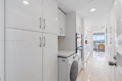 Снять в аренду кондоминиум в Форт-Лодердейл, Флорида 2 спальни, 186.83м2, № 2034488 - фото 23