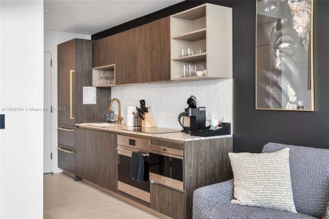 Condo in Miami, Florida, 1 bedroom  № 1888969 - photo 18