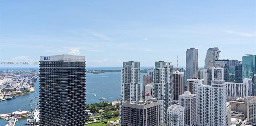 Condo in Miami, Florida, 1 bedroom № 1888969