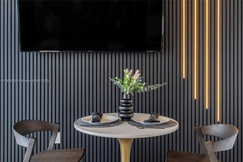Condo in Miami, Florida, 1 bedroom  № 1888969 - photo 9