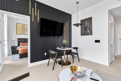 Condo in Miami, Florida, 1 bedroom  № 1888969 - photo 10