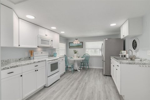 Apartamento en alquiler en New Port Richey, Florida, 2 dormitorios, 73.76 m2 № 1898889 - foto 9
