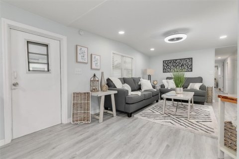 Apartamento en alquiler en New Port Richey, Florida, 2 dormitorios, 73.76 m2 № 1898889 - foto 6