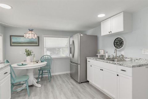Apartamento en alquiler en New Port Richey, Florida, 2 dormitorios, 73.76 m2 № 1898889 - foto 10