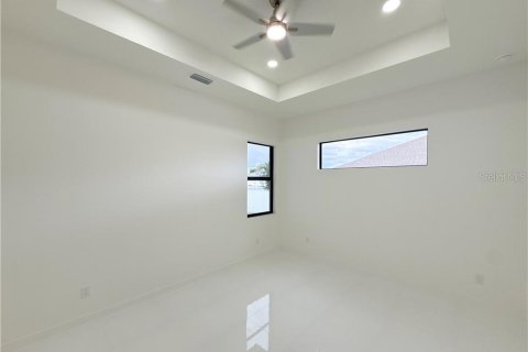Купить виллу или дом в Кейп-Корал, Флорида 4 комнаты, 161.37м2, № 2356237 - фото 22