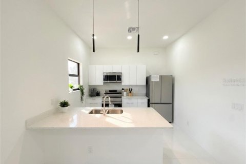 Купить виллу или дом в Кейп-Корал, Флорида 4 комнаты, 161.37м2, № 2356237 - фото 11