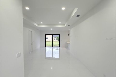 Купить виллу или дом в Кейп-Корал, Флорида 4 комнаты, 161.37м2, № 2356237 - фото 4