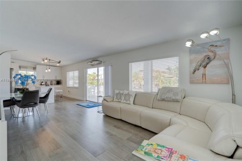 Casa en venta en Key Largo, Florida, 4 dormitorios, 280.94 m2 № 2048511 - foto 21