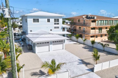 Casa en venta en Key Largo, Florida, 4 dormitorios, 280.94 m2 № 2048511 - foto 2