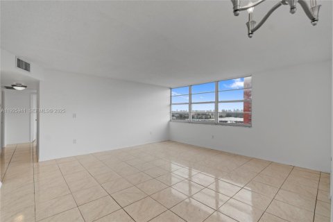 Copropriété à vendre à Miami, Floride: 2 chambres, 105.91 m2 № 1984454 - photo 8