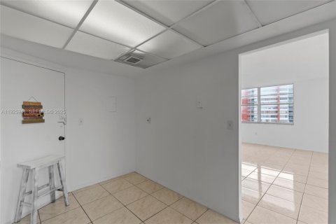 Copropriété à vendre à Miami, Floride: 2 chambres, 105.91 m2 № 1984454 - photo 14