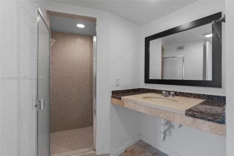 Copropriété à vendre à Miami, Floride: 2 chambres, 105.91 m2 № 1984454 - photo 17